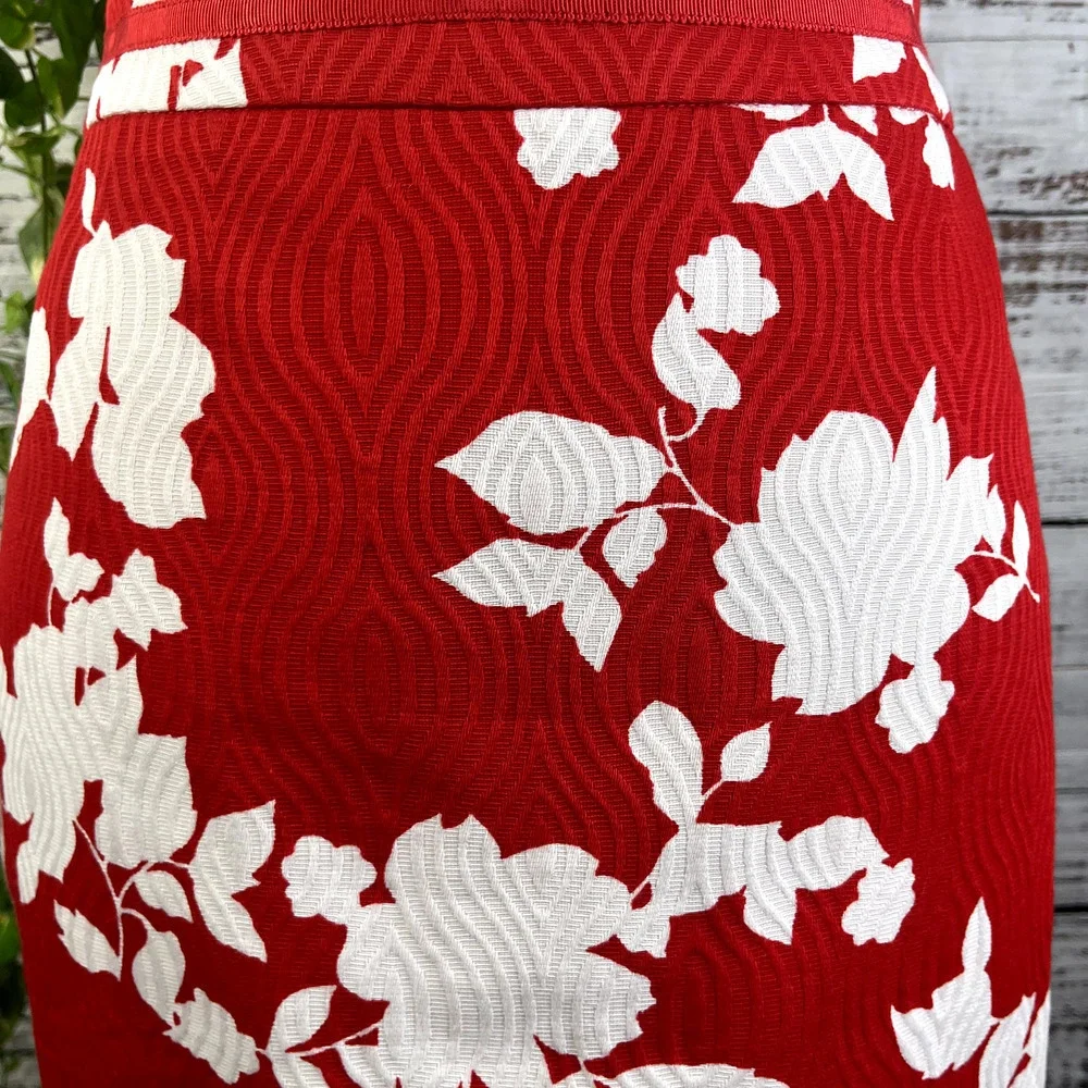 Talbots Skirt size 4 Petite Red White Floral Pencil Knee Wedding Career Church